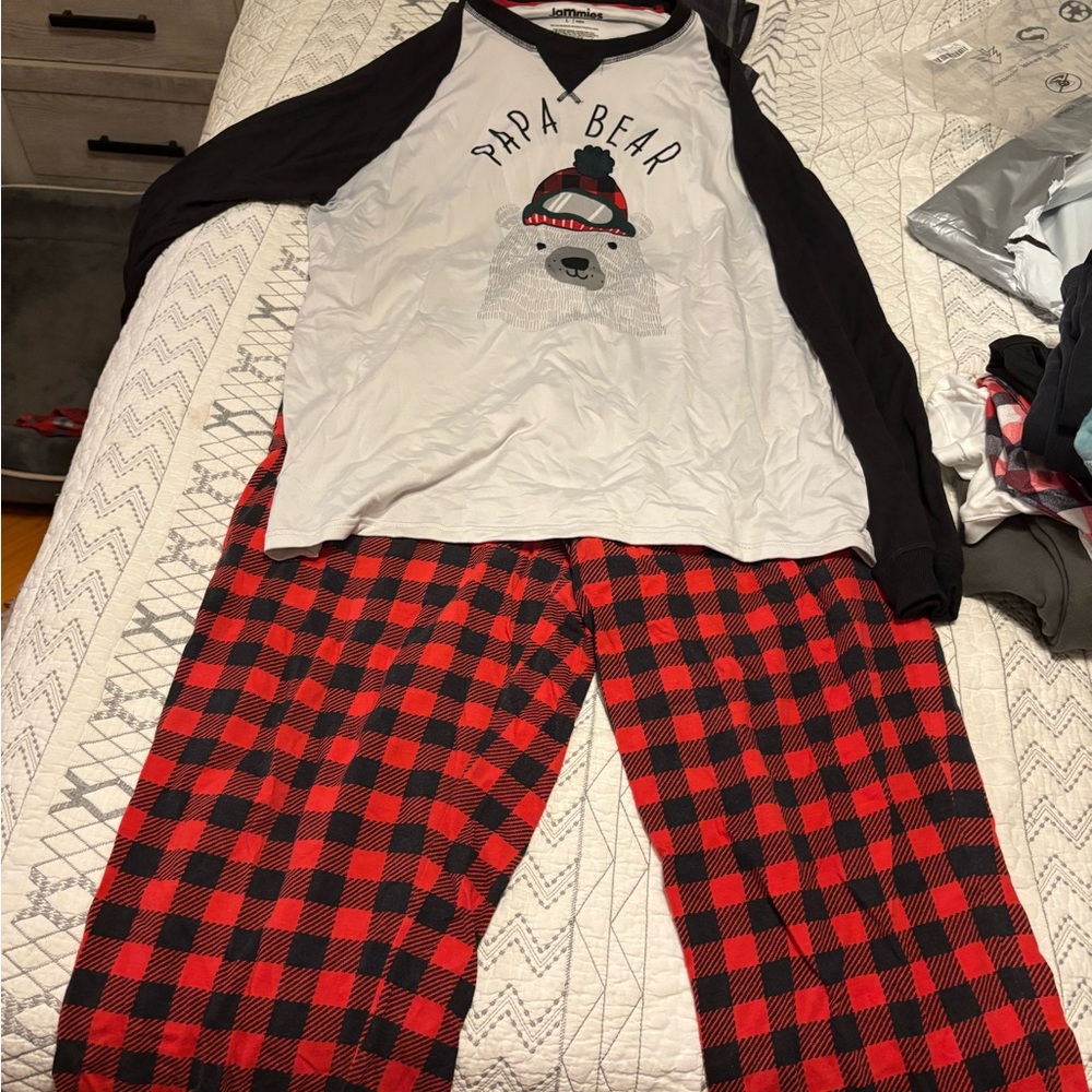 Cuddl Duds men’s Pajama Set - Black and Red